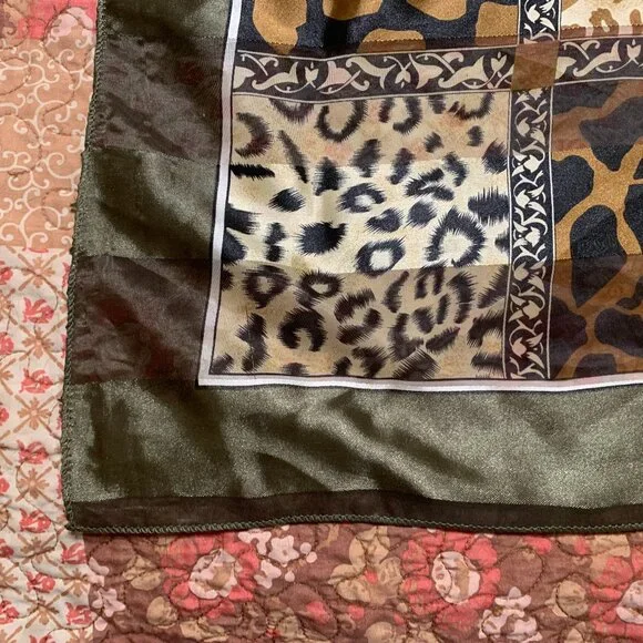 Beautiful Leopard Scarf - Picture 3 of 3